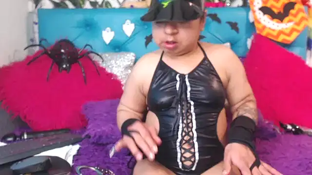 Snapshot of SARAWILLS chatting on October 28, 2025, 2:27 pm SARAWILLS online show from October 28, 2025, 2:27 pm