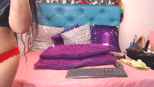 Snapshot of SARAWILLS chatting on February 20, 2026, 2:19 pm SARAWILLS online show from February 20, 2026, 2:19 pm