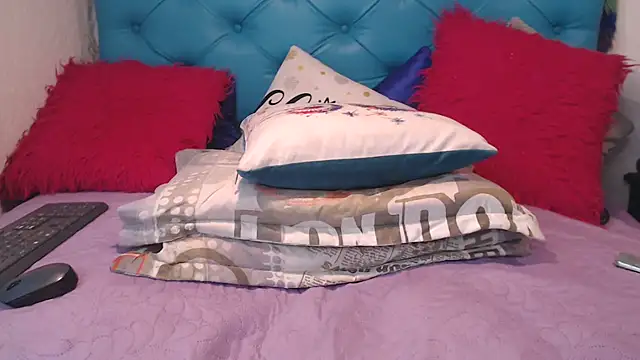 Snapshot of SARAWILLS chatting on September 25, 2025, 2:23 pm SARAWILLS online show from September 25, 2025, 2:23 pm