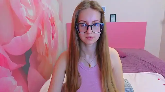 AliceAdams online show from April 18, 2026, 7:44 am