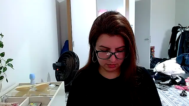 chelbyy online show from October 2, 2025, 5:49 pm