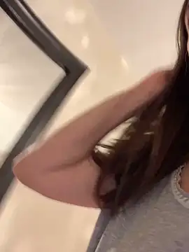 PreciousKittyXO online show from February 6, 2025, 9:17 pm