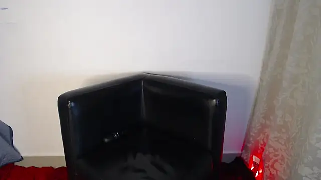 Snapshot of AmeliPonce chatting on September 28, 2025, 1:23 am AmeliPonce online show from September 28, 2025, 1:23 am