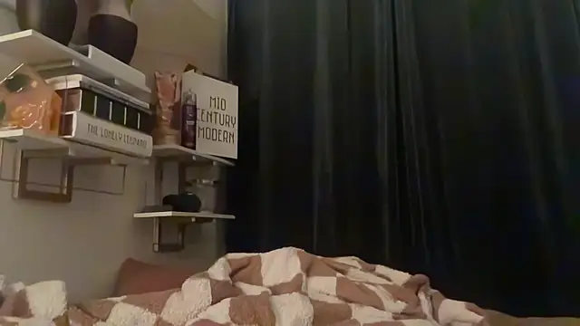 Snapshot of Sanaawest chatting on September 19, 2025, 12:31 pm Sanaawest online show from September 19, 2025, 12:31 pm