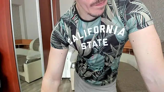 Marrymepls online show from February 9, 2026, 4:43 am