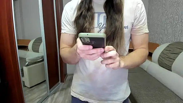 Marrymepls online show from October 18, 2025, 10:01 pm