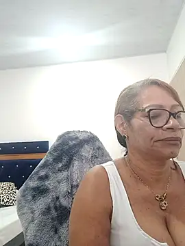 Snapshot of BustyMilf_ chatting on September 22, 2025, 1:06 pm BustyMilf online show from September 22, 2025, 1:06 pm