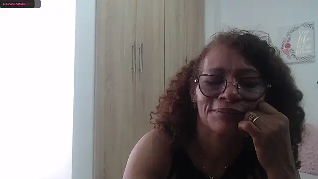 BustyMilf  online show from February 21, 2025, 6:04 pm