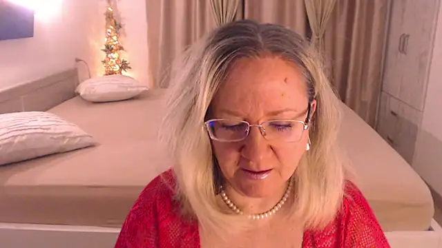 Raisshy online show from February 28, 2025, 4:43 am