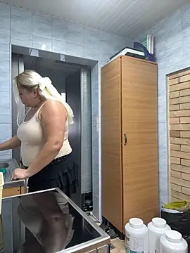 Snapshot of SabinaSweety chatting on September 29, 2025, 1:06 pm SabinaSweety online show from September 29, 2025, 1:06 pm