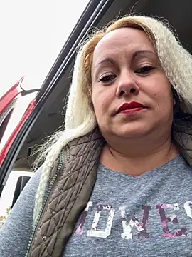 Snapshot of SabinaSweety chatting on October 14, 2025, 11:33 am SabinaSweety online show from October 14, 2025, 11:33 am