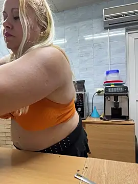 SabinaSweety online show from March 29, 2026, 4:52 pm