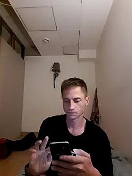 sanderson83 online show from September 15, 2025, 2:01 am