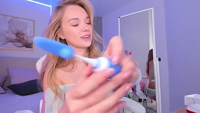 VirginChloe online show from November 7, 2025, 3:22 am