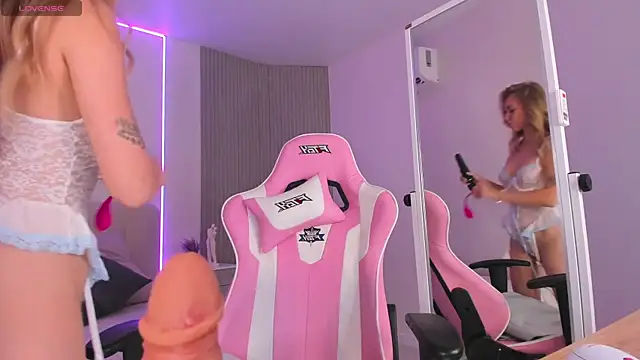 Snapshot of VirginChloe chatting on October 13, 2025, 2:57 am VirginChloe online show from October 13, 2025, 2:57 am