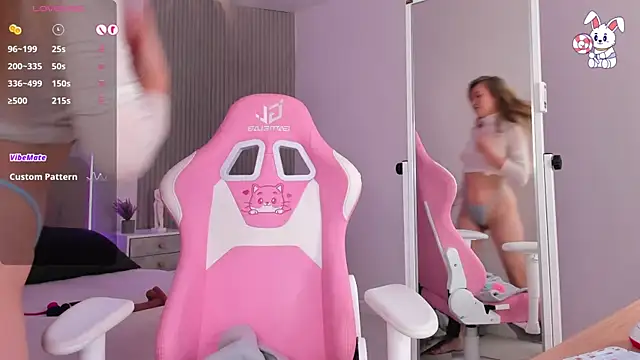 VirginChloe online show from December 5, 2025, 3:05 am