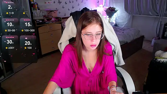 Kira honeyy online show from October 10, 2025, 4:35 am