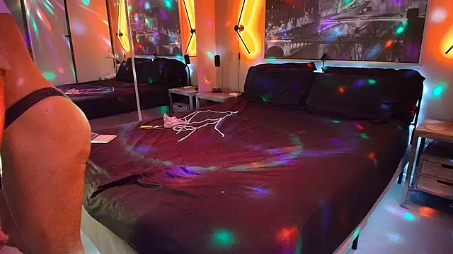 Snapshot of MikyFoxx chatting on January 13, 2026, 6:50 am MikyFoxx online show from January 13, 2026, 6:50 am