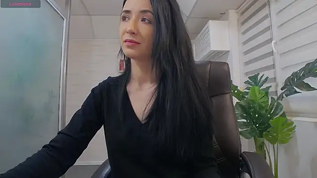 GlamKate online show from March 14, 2025, 7:37 am