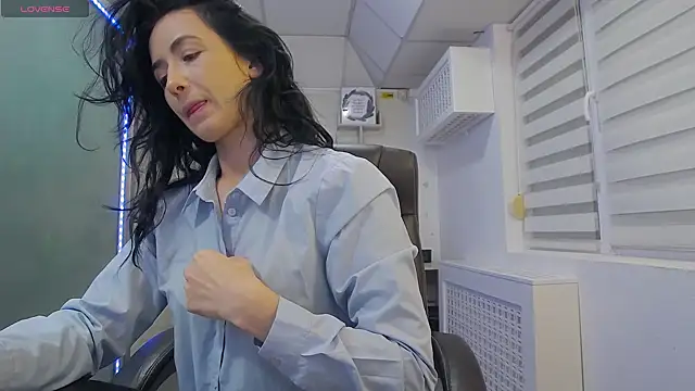 GlamKate online show from March 11, 2025, 7:14 am