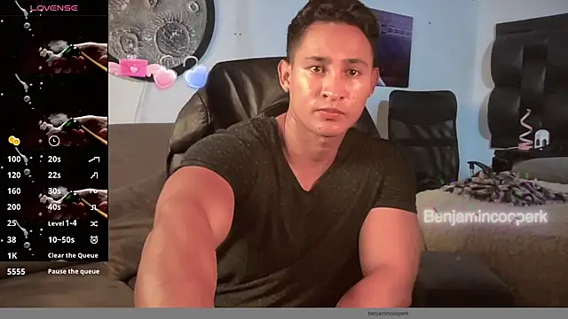 BenjaminCooperk online show from October 16, 2025, 6:43 am