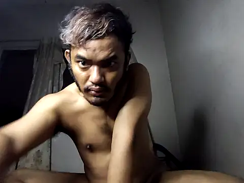 Snapshot of eizy2310 chatting on December 9, 2024, 8:23 pm eizy2310 online show from December 9, 2024, 8:23 pm