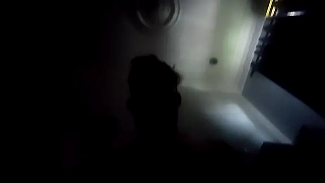 Snapshot of eizy2310 chatting on November 1, 2025, 1:01 am eizy2310 online show from November 1, 2025, 1:01 am