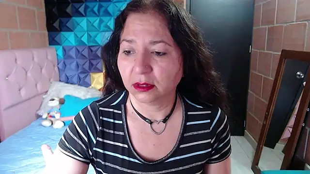 katifoxx online show from February 25, 2025, 6:12 pm