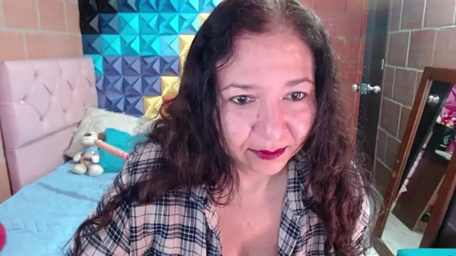 katifoxx online show from February 10, 2025, 3:10 pm