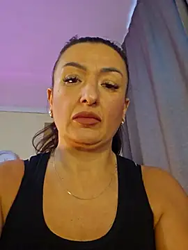 Snapshot of Hotangel75 chatting on February 10, 2026, 9:41 am Hotangel75 online show from February 10, 2026, 9:41 am