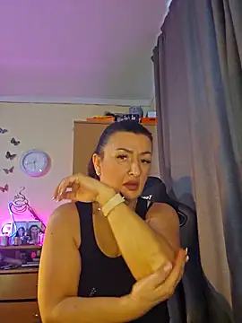 Snapshot of Hotangel75 chatting on February 11, 2026, 9:31 am Hotangel75 online show from February 11, 2026, 9:31 am