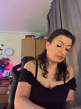 Snapshot of Hotangel75 chatting on June 10, 2026, 4:46 am Hotangel75 online show from June 10, 2026, 4:46 am