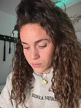 Clara-xoxo online show from February 21, 2026, 10:01 pm