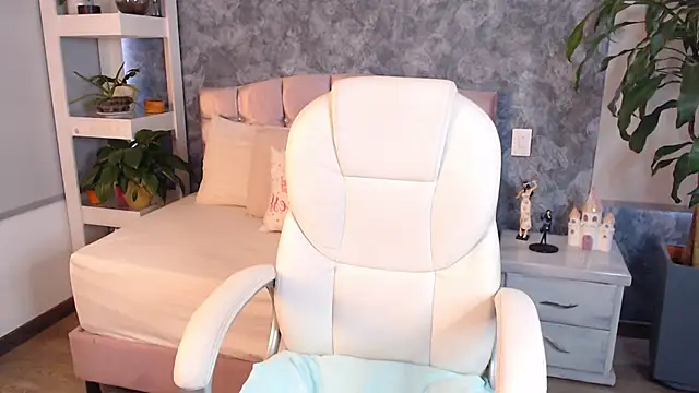 Snapshot of niko_robin chatting on September 22, 2025, 7:42 pm niko robin online show from September 22, 2025, 7:42 pm