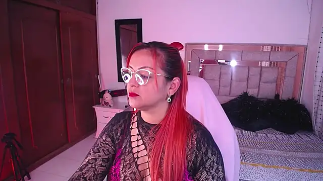 salomecastro  online show from March 13, 2025, 11:59 pm