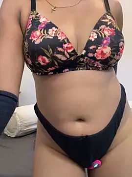 angelwavy online show from September 28, 2025, 1:07 pm