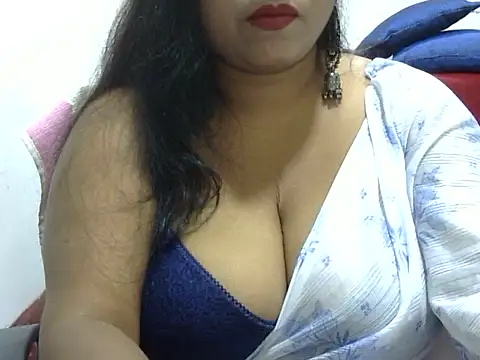 Snapshot of ROSEE_MERRYYYY chatting on September 23, 2025, 5:53 pm ROSEE MERRYYYY online show from September 23, 2025, 5:53 pm