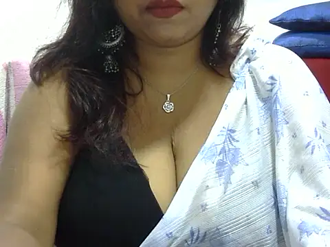 Snapshot of ROSEE_MERRYYYY chatting on September 25, 2025, 7:20 pm ROSEE MERRYYYY online show from September 25, 2025, 7:20 pm