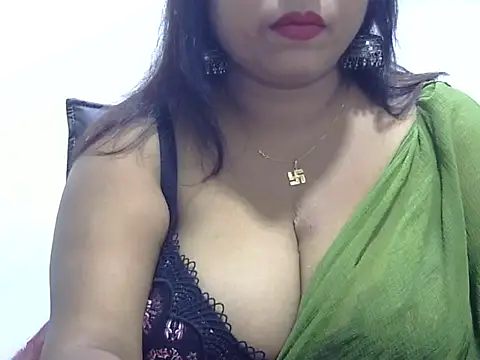 ROSEE MERRYYYY online show from February 7, 2026, 5:43 pm