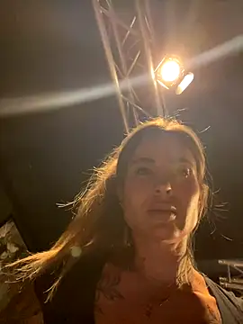 Etwas neugierig online show from September 24, 2025, 3:07 pm