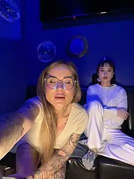 Snapshot of Etwas_neugierig chatting on February 5, 2026, 3:30 pm Etwas neugierig online show from February 5, 2026, 3:30 pm