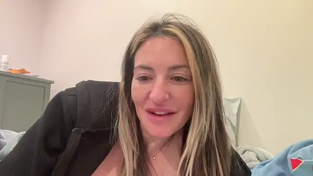 Snapshot of AmandaStarryNight chatting on December 20, 2024, 2:26 pm AmandaStarryNight online show from December 20, 2024, 2:26 pm