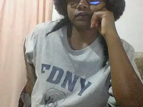 Hamie sexy online show from October 15, 2025, 7:33 pm