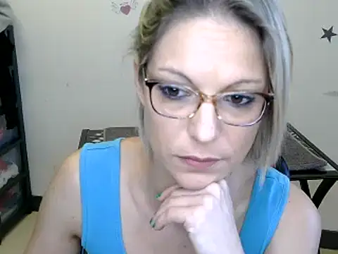 alixfeeling online show from December 4, 2024, 2:20 pm