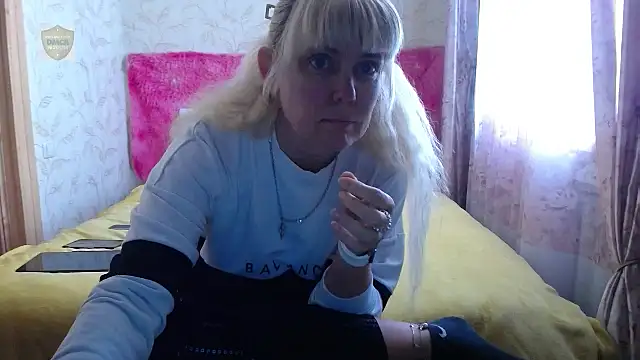 SunnySylvia online show from June 1, 2026, 6:02 am