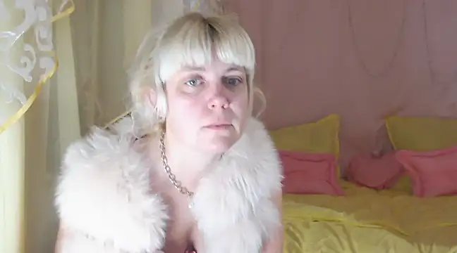 SunnySylvia online show from December 7, 2024, 4:48 am