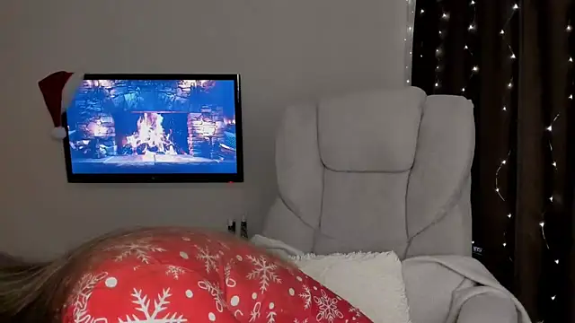 SeasonalSomeone online show from January 4, 2025, 5:37 pm