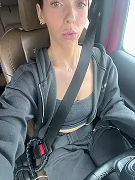 JordanXo online show from June 18, 2026, 6:13 pm
