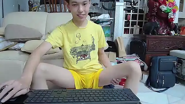 Snapshot of andrewooi chatting on January 18, 2025, 12:26 pm andrewooi online show from January 18, 2025, 12:26 pm