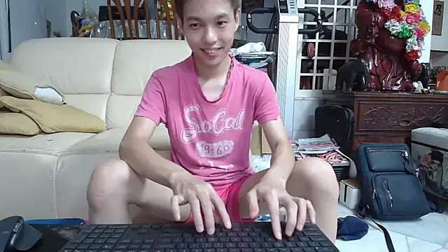 Snapshot of andrewooi chatting on January 17, 2025, 12:21 pm andrewooi online show from January 17, 2025, 12:21 pm